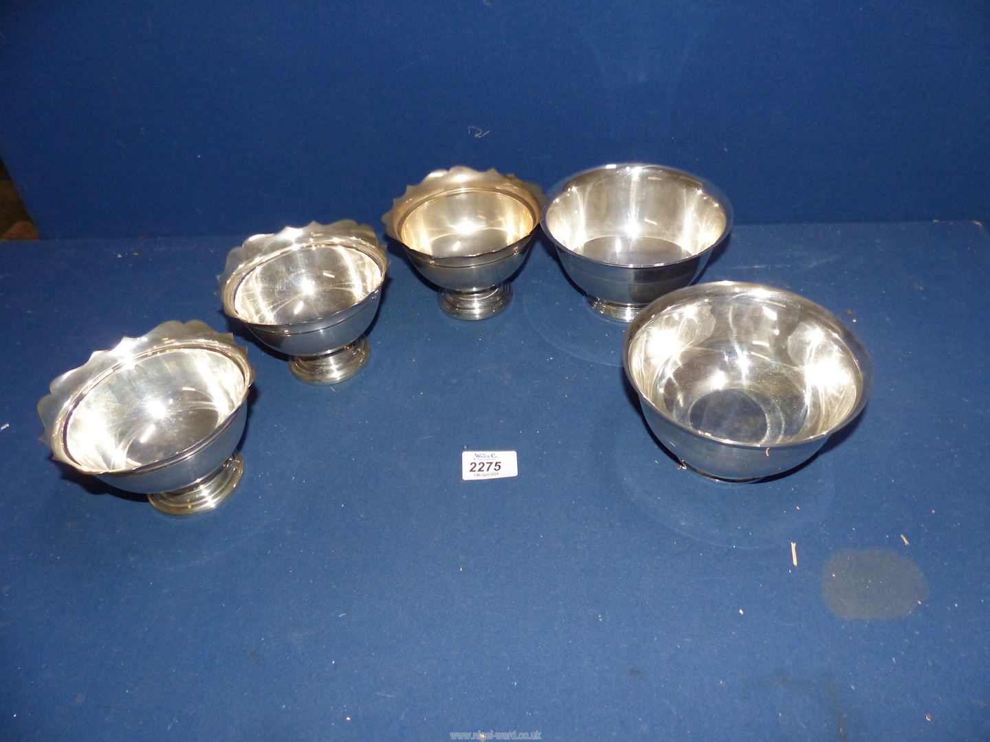 Five sterling silver footed bowls by Wallace : three with shaped edge rims. - Image 2 of 4