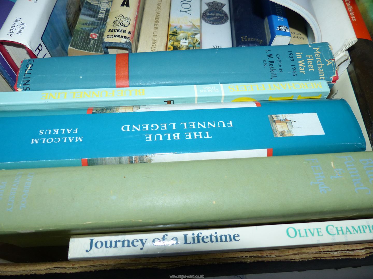 A quantity of miscellaneous books to include The Blue Funnel Legend, - Bild 3 aus 6