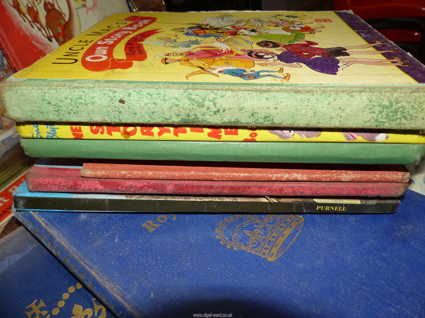 A quantity of children's Annuals. - Bild 2 aus 2