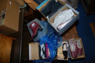 A good quantity of ladies Shoes, appear very little used/new, some size 4, 5, 6 1/2'' etc.