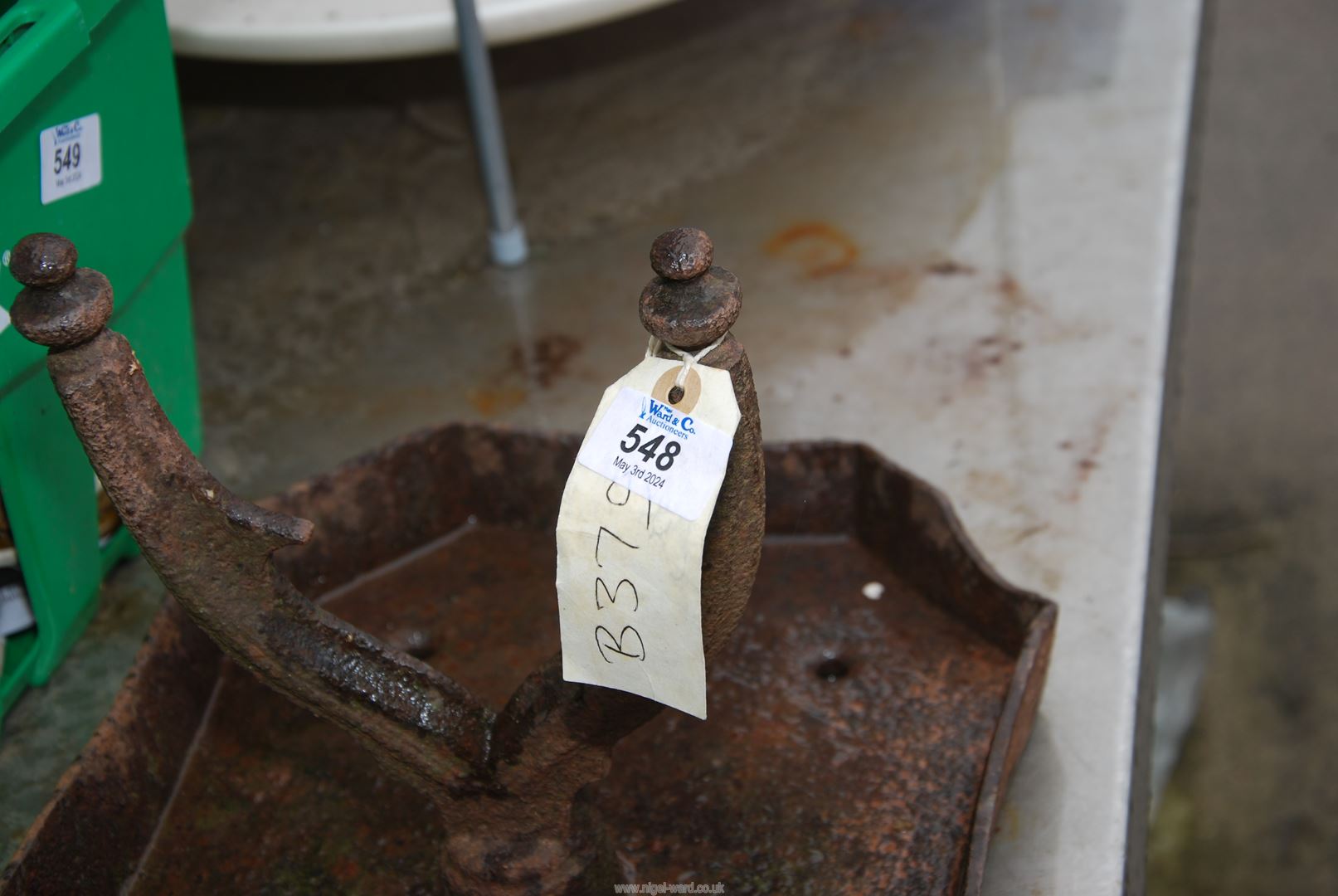 A cast iron boot scraper. - Image 2 of 2