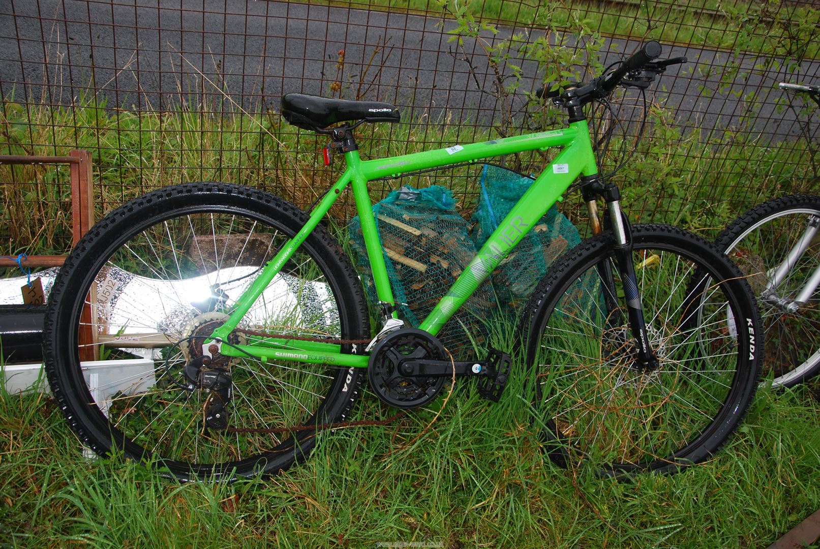 A valier bike 18 speed with disc brakes.
