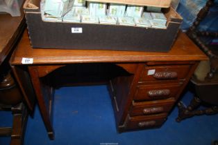 Oak single pedestal Desk with dropleaf to left hand side, 19 1/2'' x 34'' extending to 46'' approx.