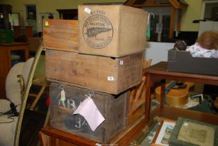 Four old wooden crates with trade names. ***V.A.T. will be added to the hammer price of this lot.