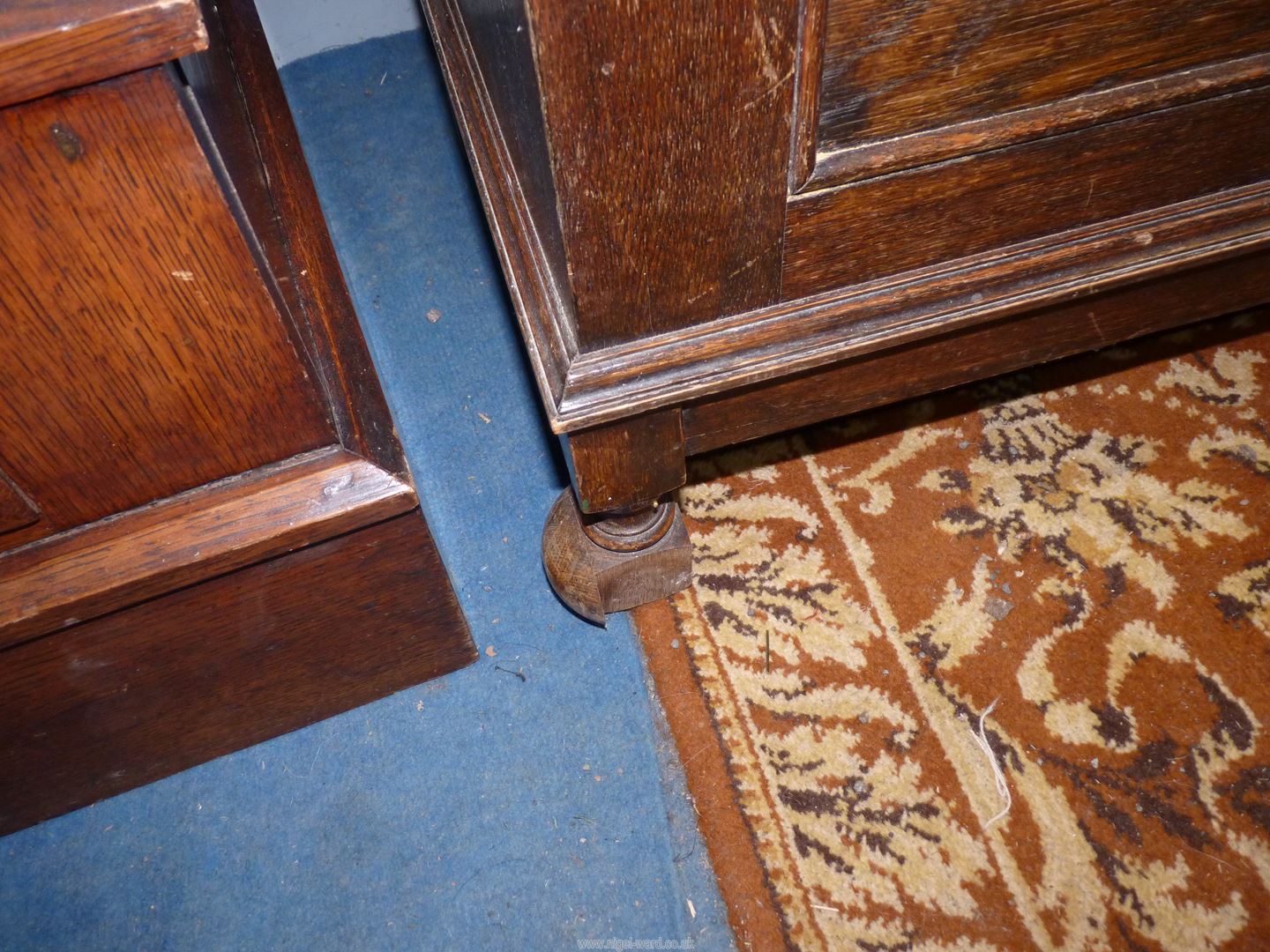 An Oak Monks Seat having a locker base, the arms supported on bulbous turned supports, - Image 4 of 6