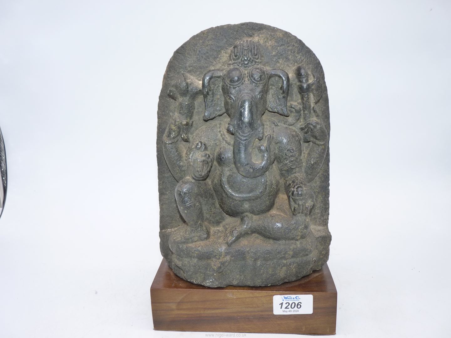 A rare and very early Indian black stone stele, carved with a figure of Ganesh, - Image 4 of 13