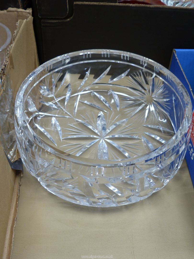 A signed 'Daum Crystal' Ashtray and a cut glass fruit bowl, 8" diameter. - Image 2 of 3