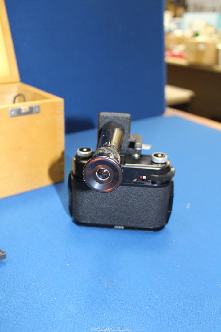 A Robot Star 35mm camera with telescope attachment plus accessories in a wooden case. - Image 3 of 4