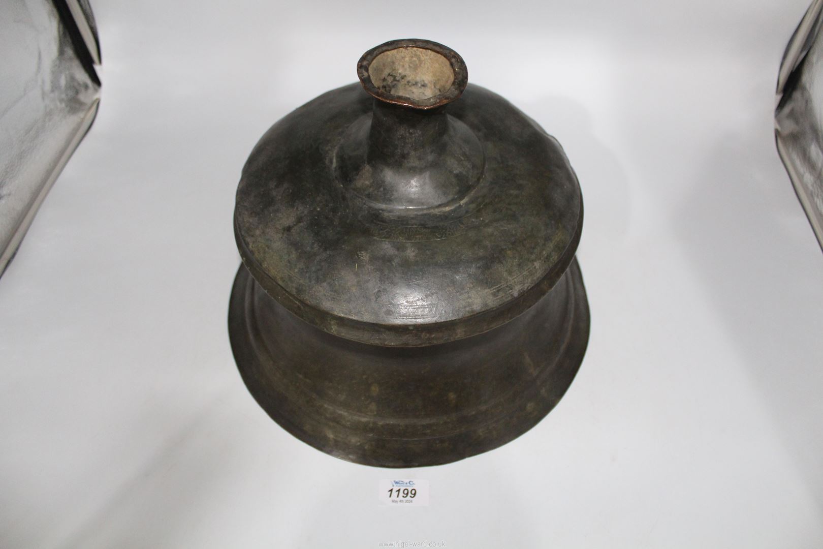 A rare Khorassan bronze candlestick of typical form, 12th - 13th c. - Image 2 of 5