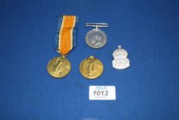 Two Great War medals for 'Pte C. Reynolds 18 Land R' and 'Spr G.