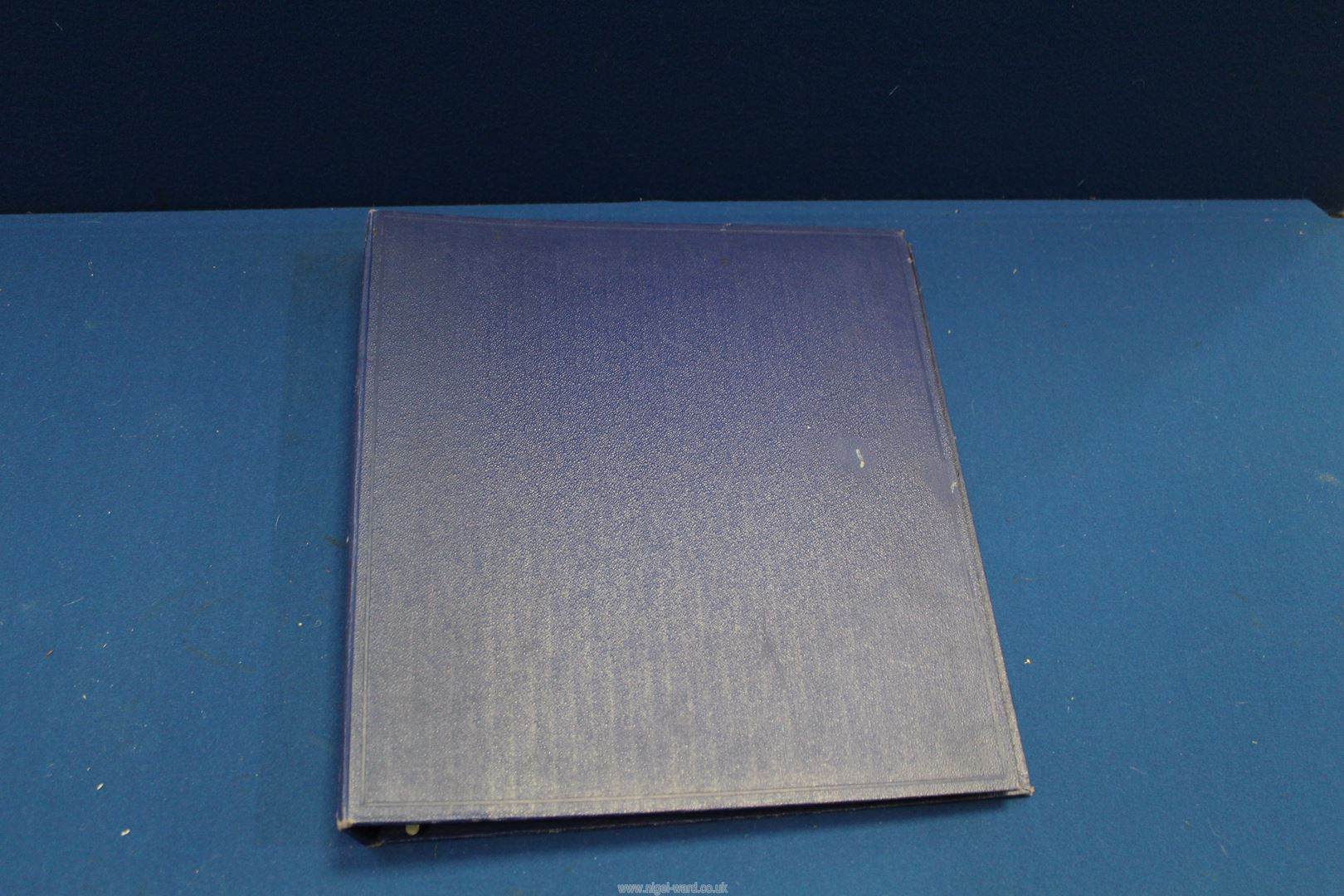 A blue lever Album with interleaves containing approximately 900 different British and World stamps. - Image 4 of 4