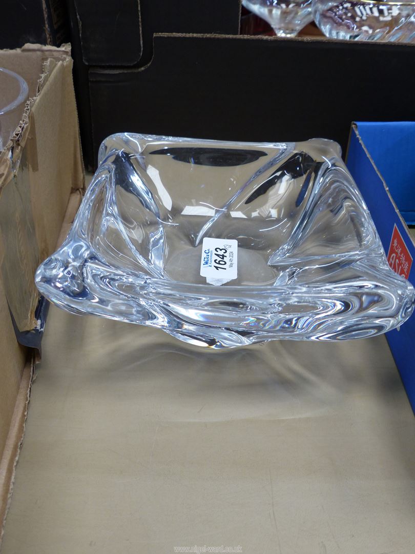 A signed 'Daum Crystal' Ashtray and a cut glass fruit bowl, 8" diameter. - Image 3 of 3