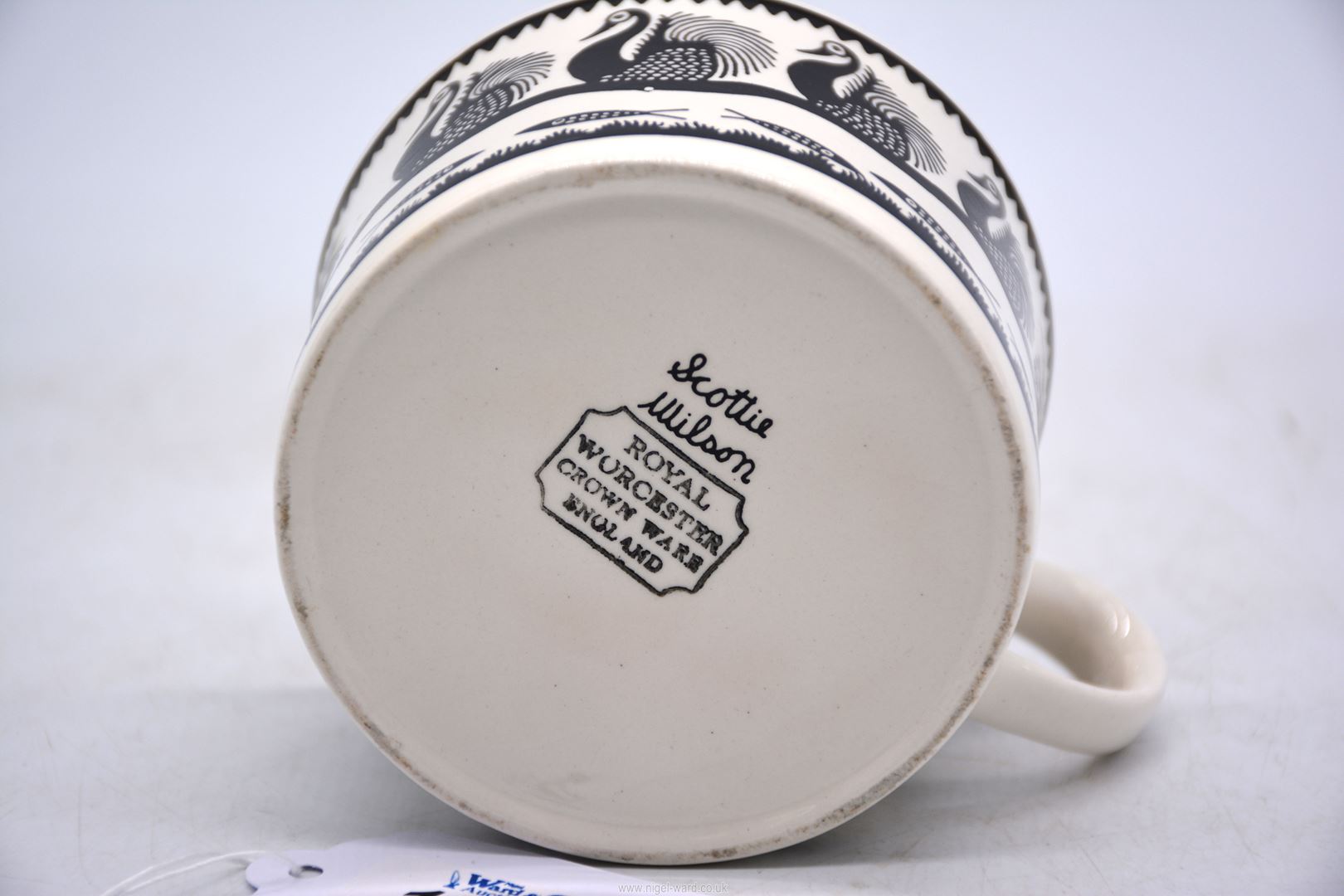 A vintage Scottie Wilson for Royal Worcester mug in swan design. - Image 4 of 5