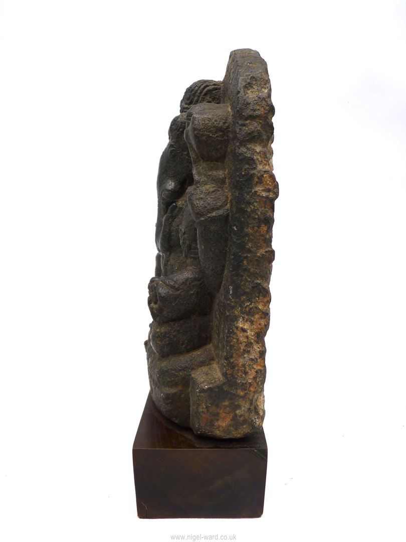 A rare and very early Indian black stone stele, carved with a figure of Ganesh, - Image 5 of 13