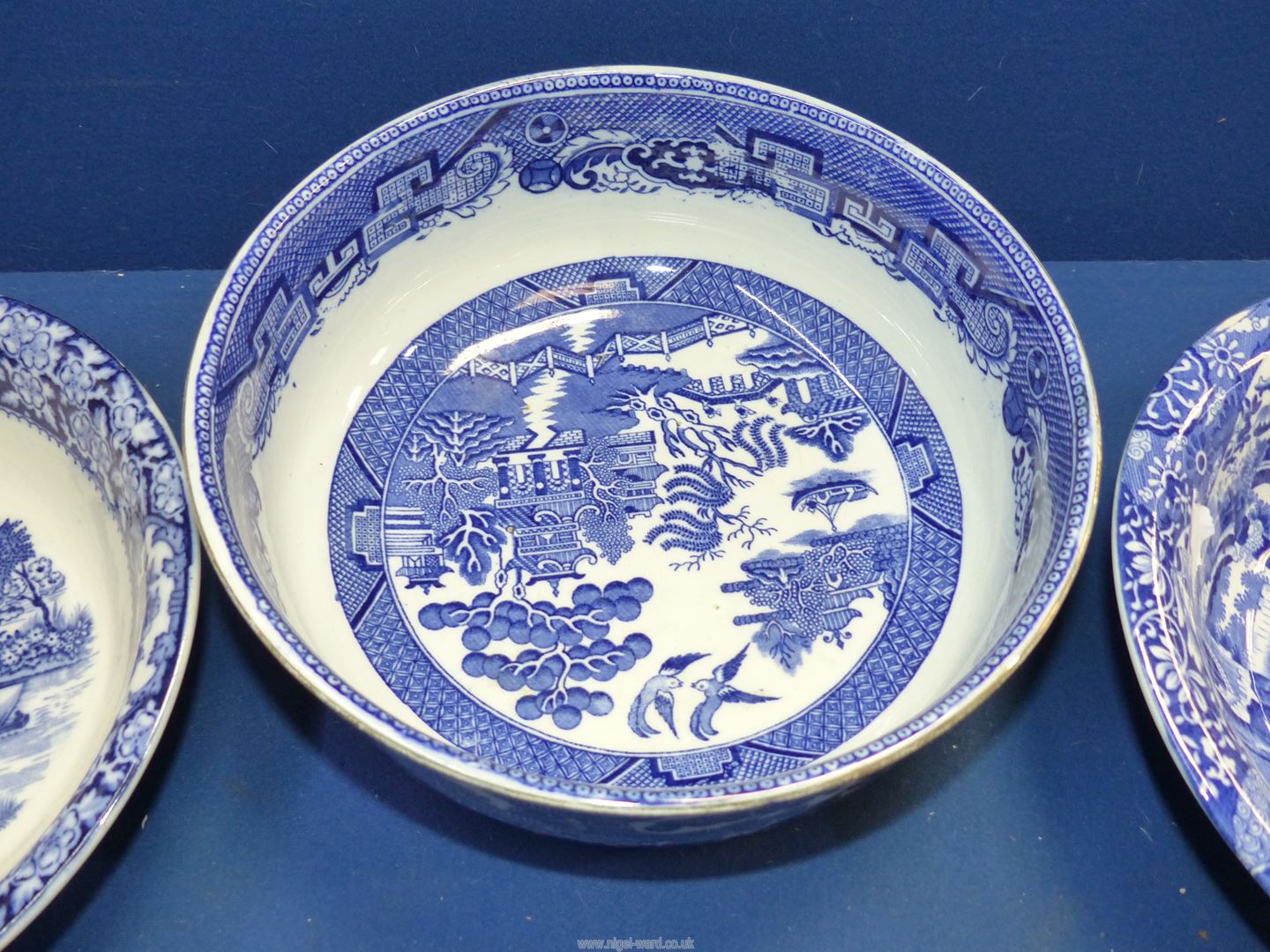 Three blue and white bowls to include; Copeland Spode Italian (a/f), - Image 4 of 9