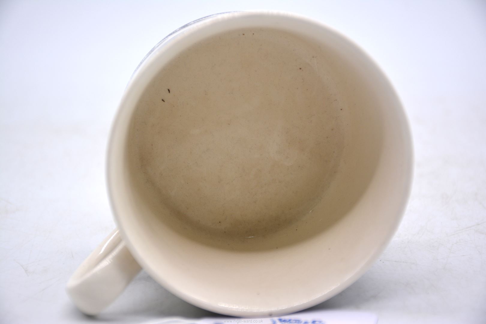 A vintage Scottie Wilson for Royal Worcester mug in swan design. - Image 3 of 5