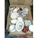 A small quantity of miniature/small china items including; Davenport 'Imari' pot (no lid),