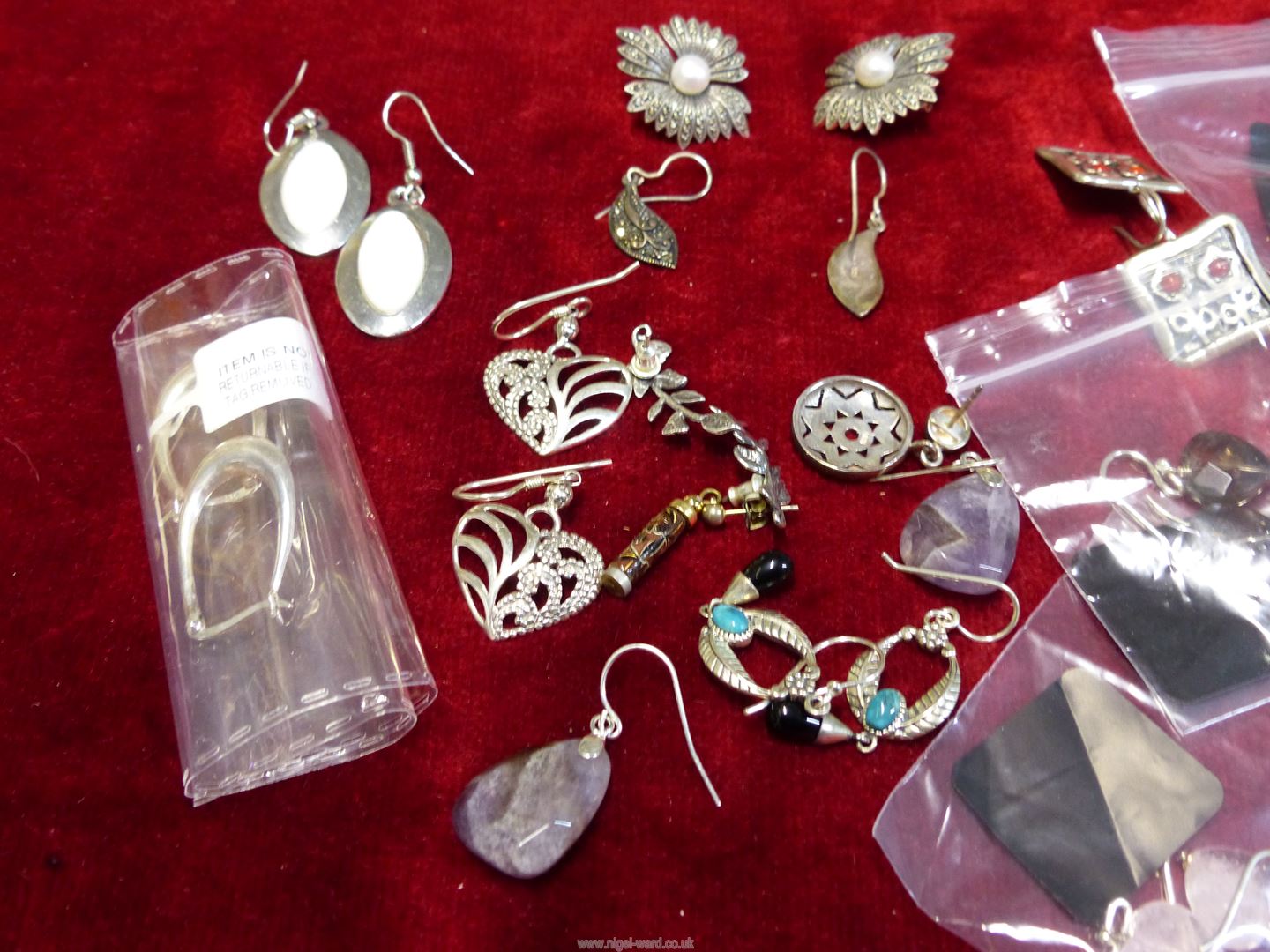 A quantity of 925 dropper Earrings including marcasite, floral, etc. and a pair with 9ct backs. - Image 2 of 3