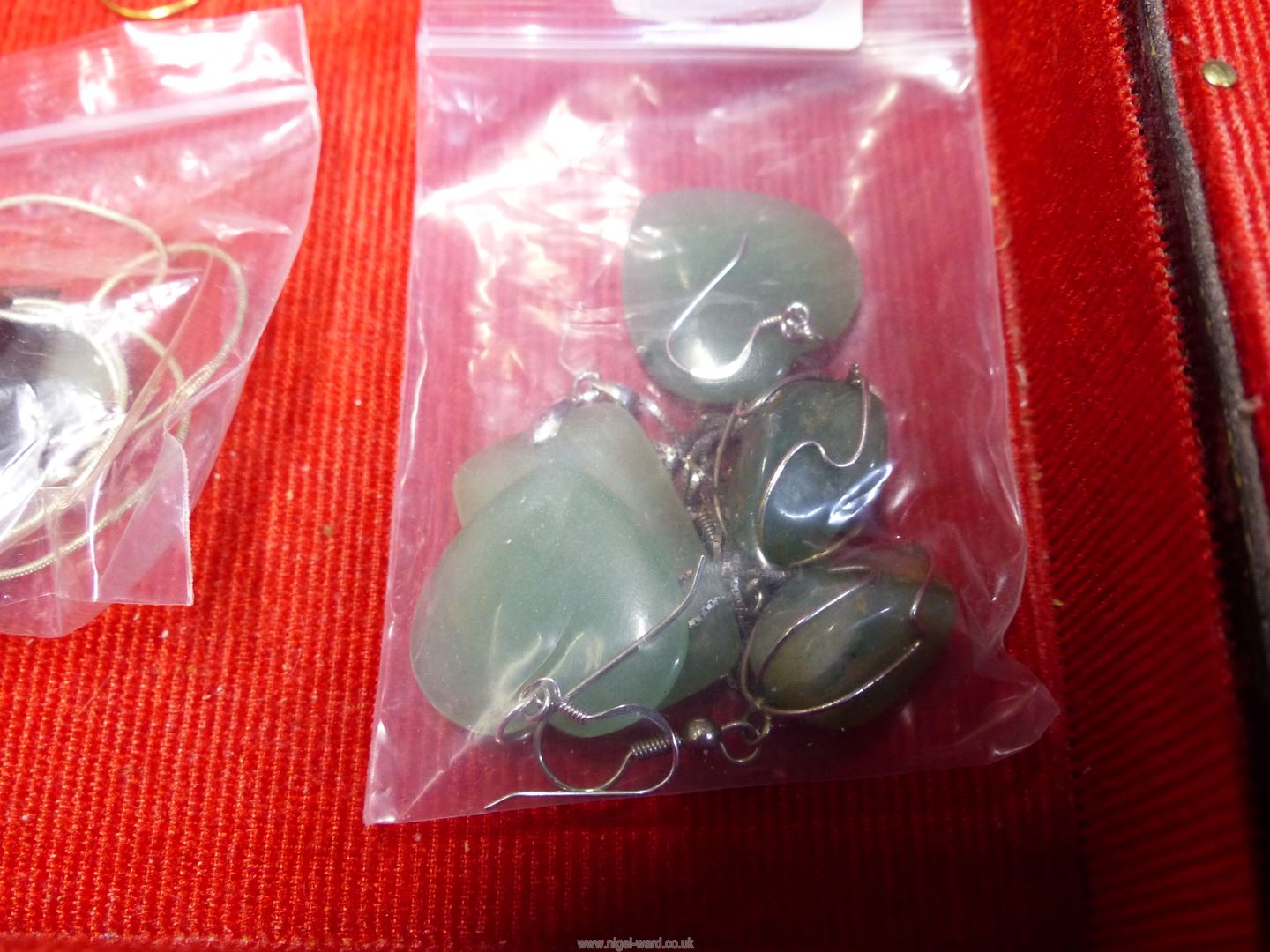 A small quantity of Jade and Sterling Silver jewellery including earrings, necklaces, bangles, etc. - Image 4 of 5
