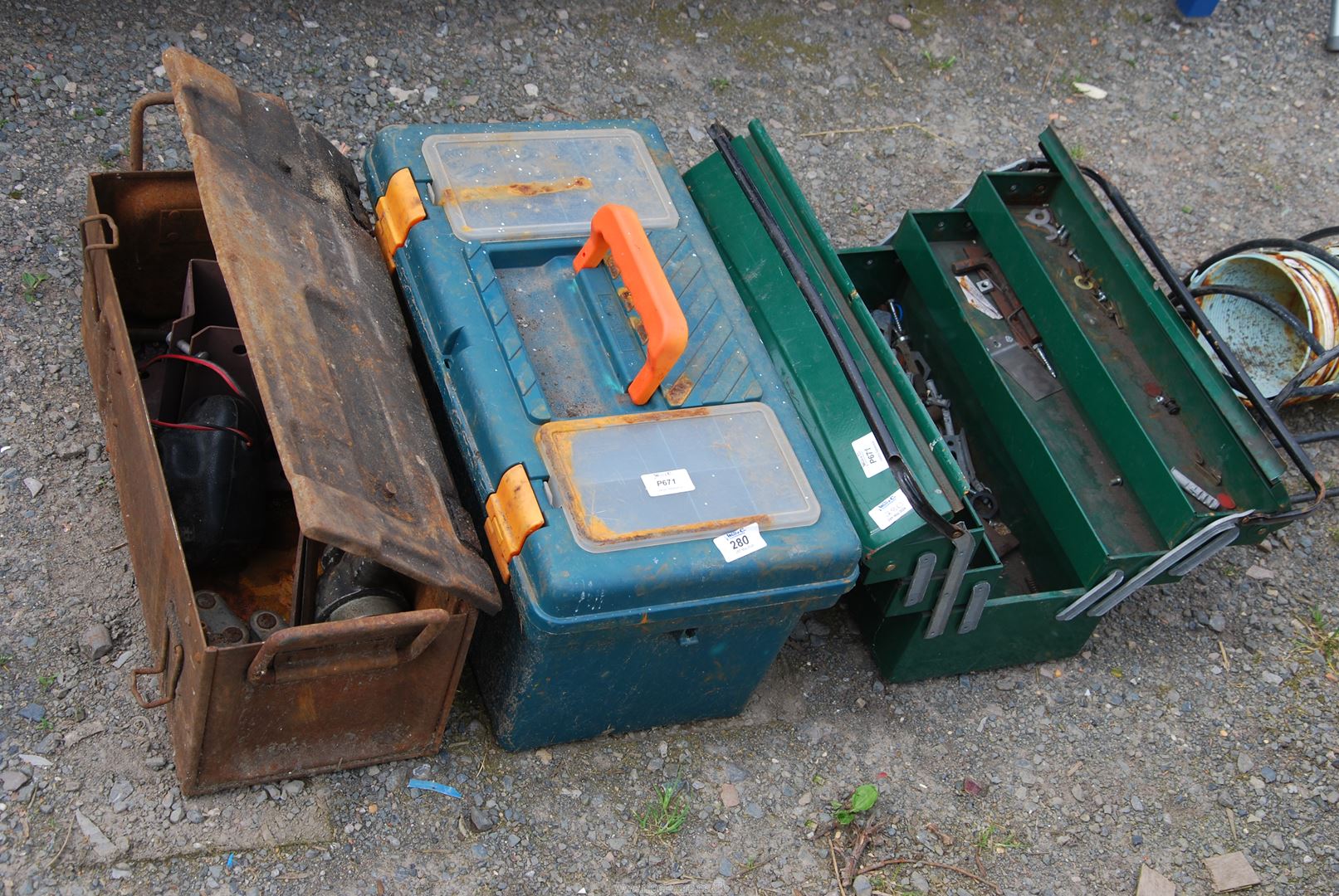 An ammunition box and contents, plus a cantilever and a plastic tool box.