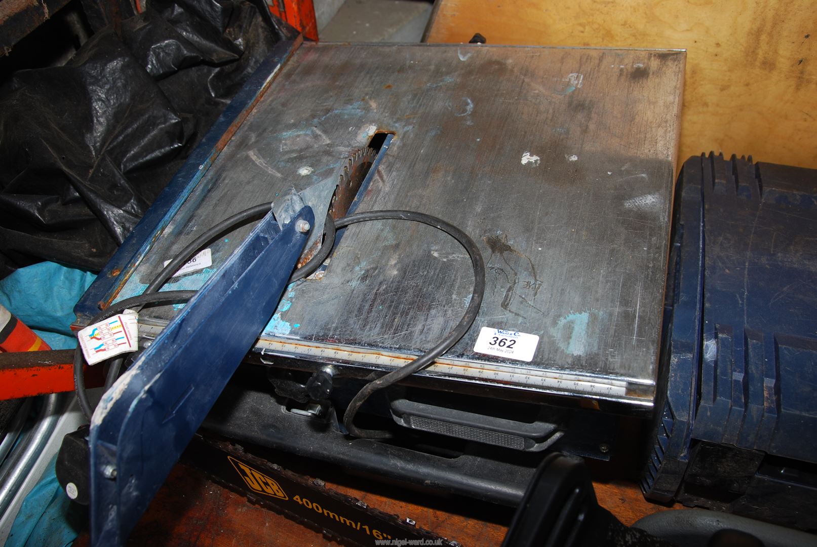 A "Ferm" FTC-600 tile cutter.