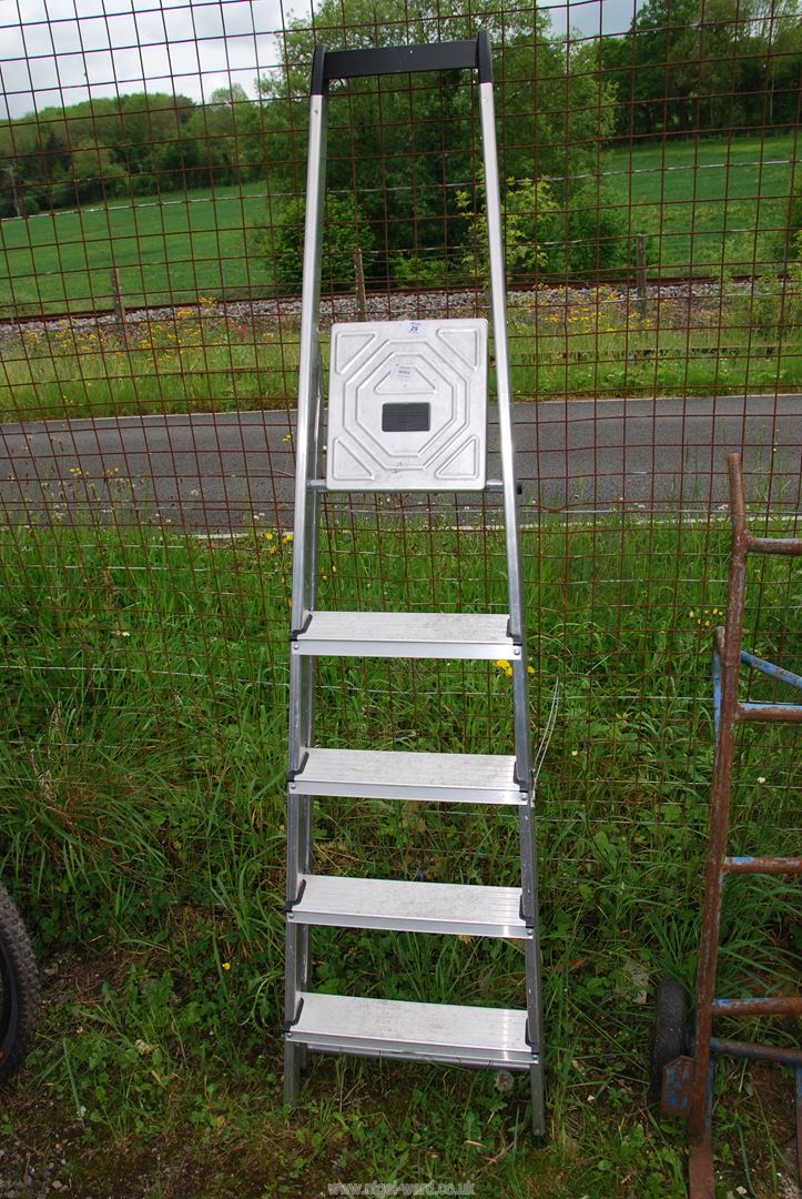 A 5 rung aluminium step ladder.