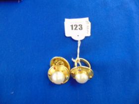 An 18ct Gold multi stone and Pearl earrings and ring set, ring size O 1/2,