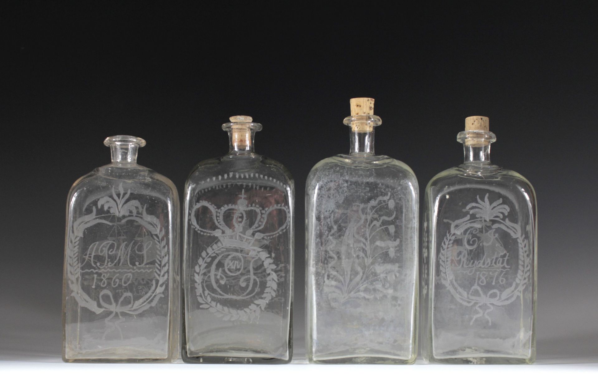 Vier Schnapsflaschen mit Schiffsmotiven - Bild 2 aus 3