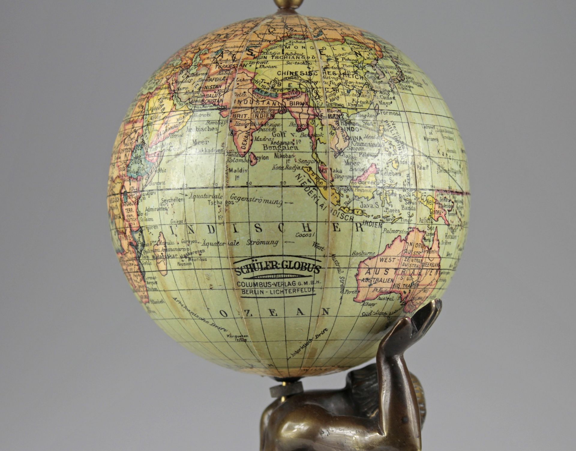 Erdglobus mit Erdglobus mit Atlas-Figur vom Columbus-Verlag - Bild 2 aus 4