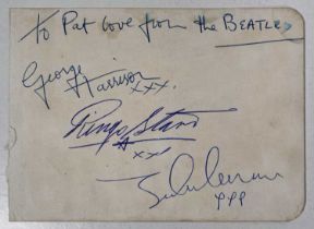THE BEATLES - CARD AUTOGRAPHED BY GEORGE HARRISON /. RINGO STARR.