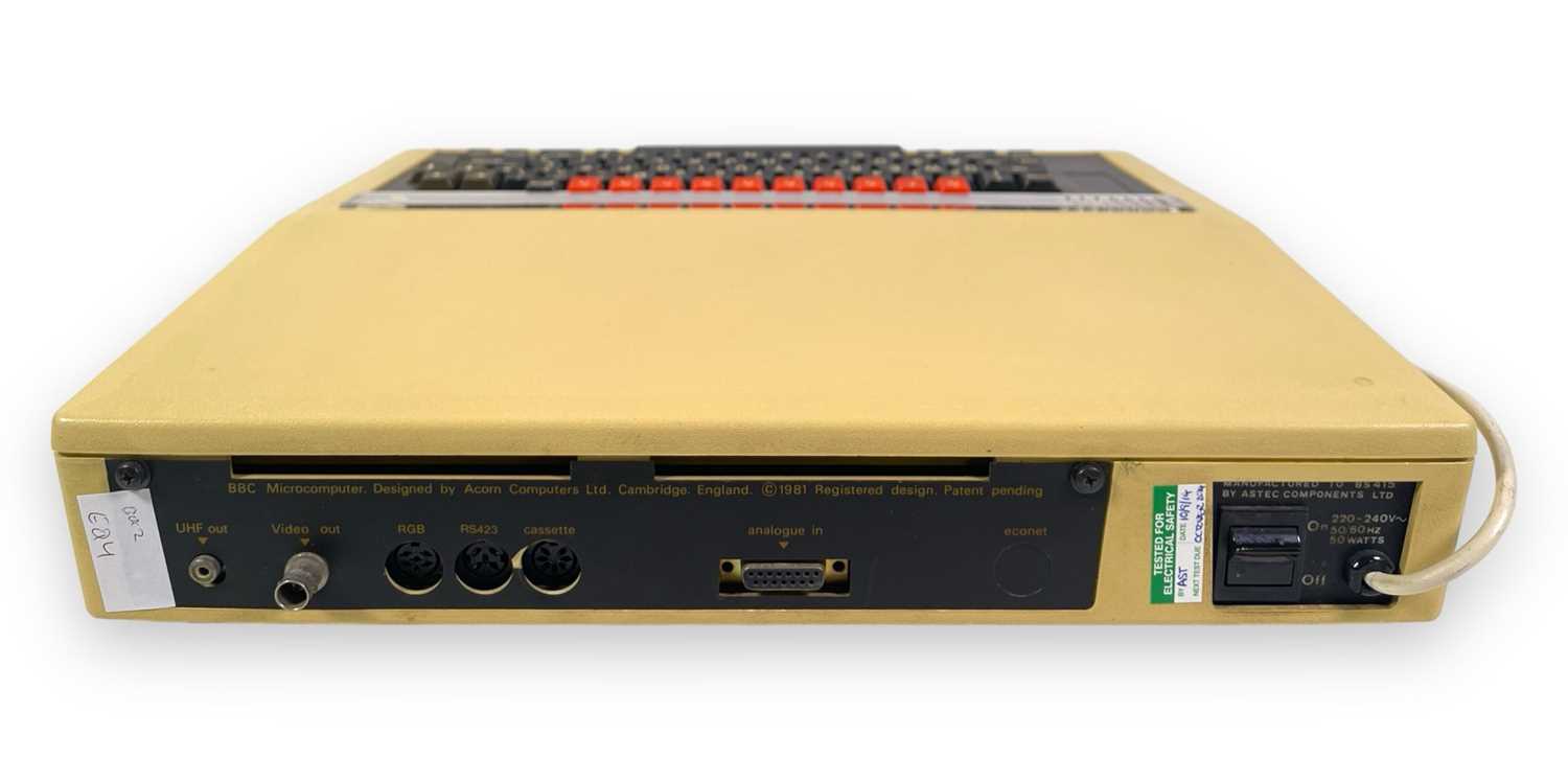 BBC HERITAGE COLLECTION - MICROCOMPUTER MODEL B. - Image 2 of 3