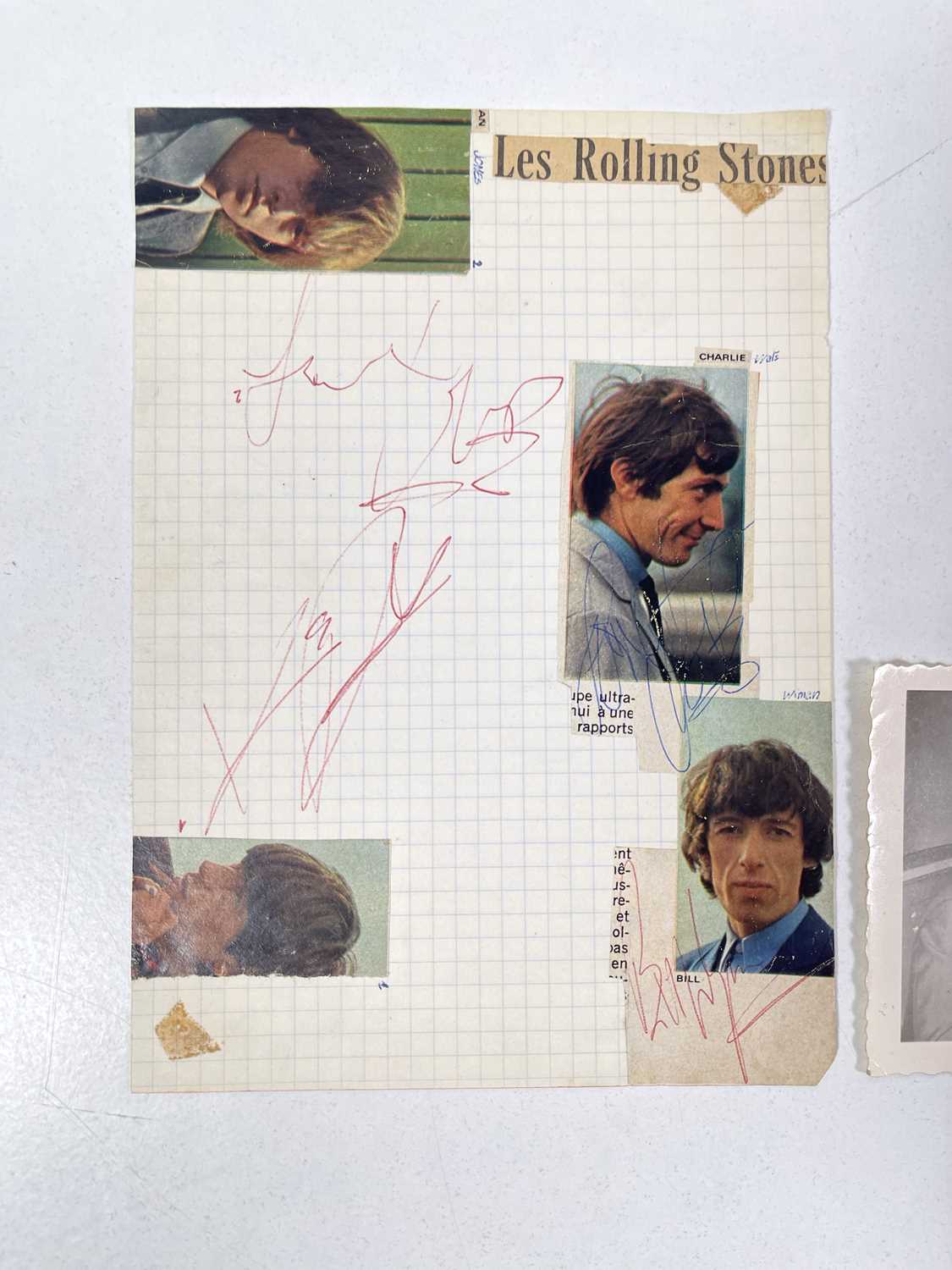 THE ROLLING STONES - SIGNATURES INC ORIGINAL CANDID CHARLIE WATTS PHOTO. - Image 2 of 4