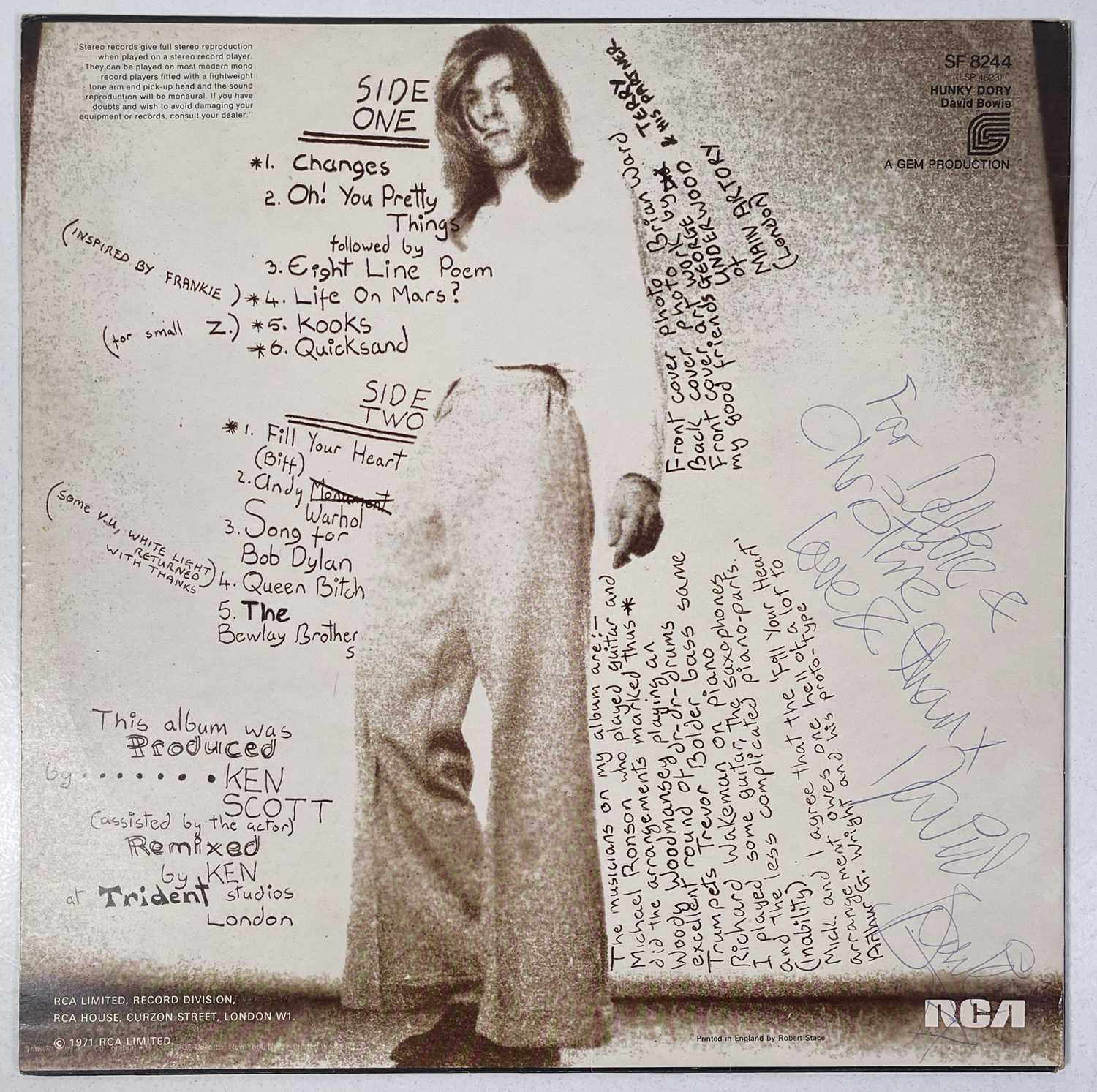 DAVID BOWIE - A SIGNED COPY OF HUNKY DORY.