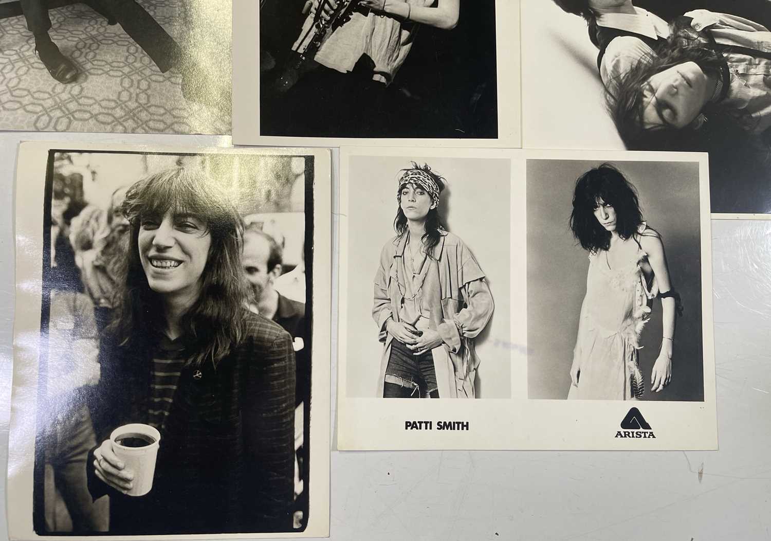 PATTI SMITH - ORIGINAL PRESS AND PROMO PHOTOS. - Image 4 of 5