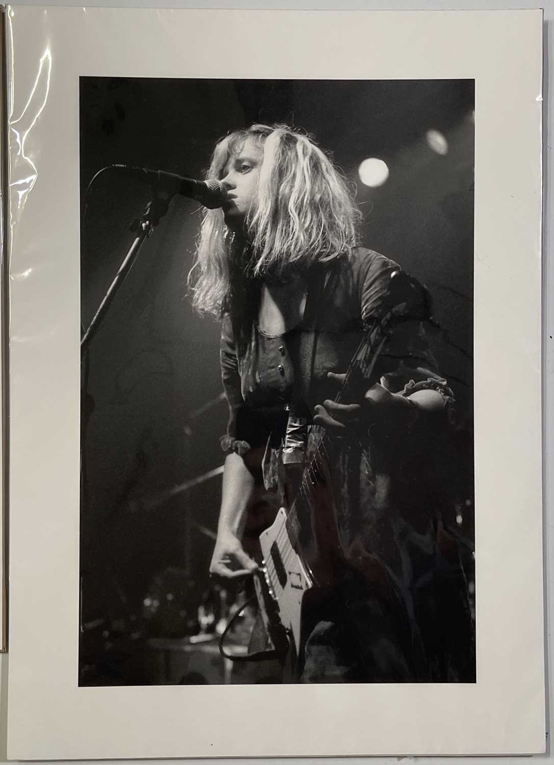 RAB LEWIN PHOTOGRAPHS. / GRUNGE/ALT/INDIE - INC SONIC YOUTH / SOUNDGARDEN / BABES IN TOYLAND / KIRA - Image 6 of 12