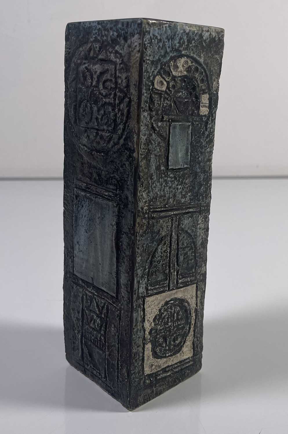TROIKA - RECTANGULAR VASE BY ANNE LEWIS. - Image 2 of 3