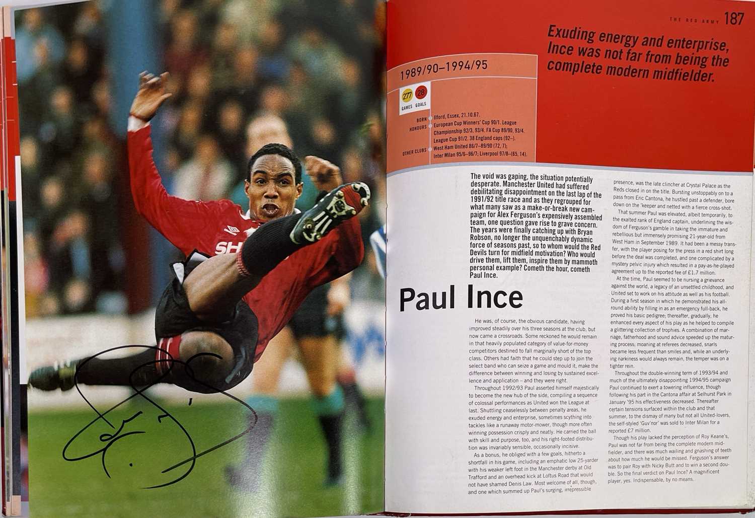 FOOTBALL MEMORABILIA - MANCHESTER UNITED - MULTI SIGNED PLAYER BY PLAYER BOOK. - Image 21 of 35