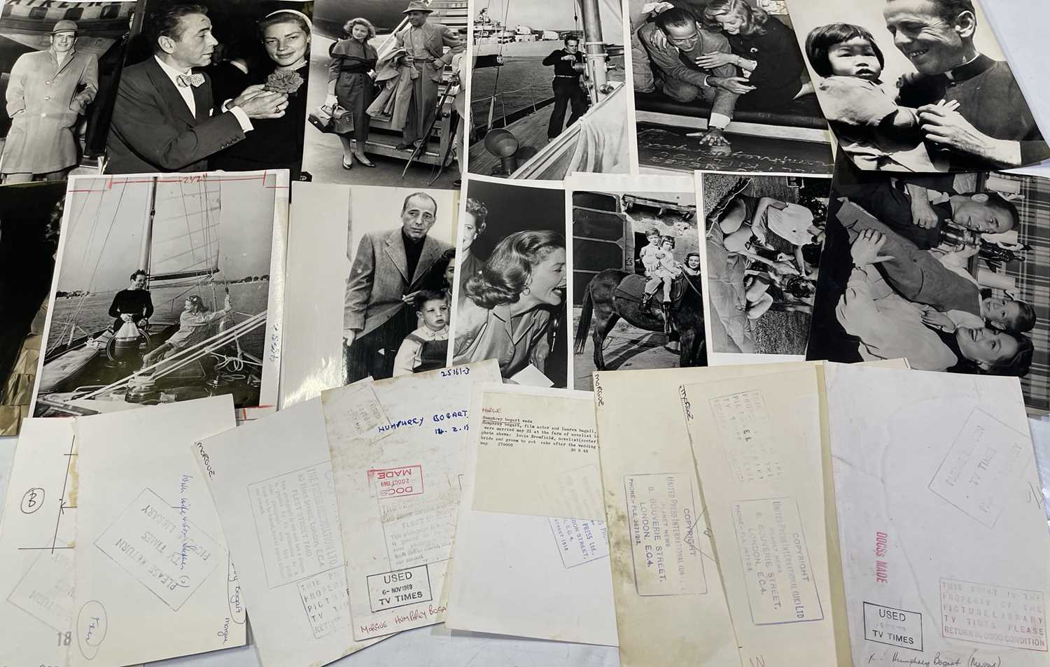 HUMPHREY BOGART - COLLECTION OF PRESS PHOTOGRAPHS. - Bild 2 aus 2