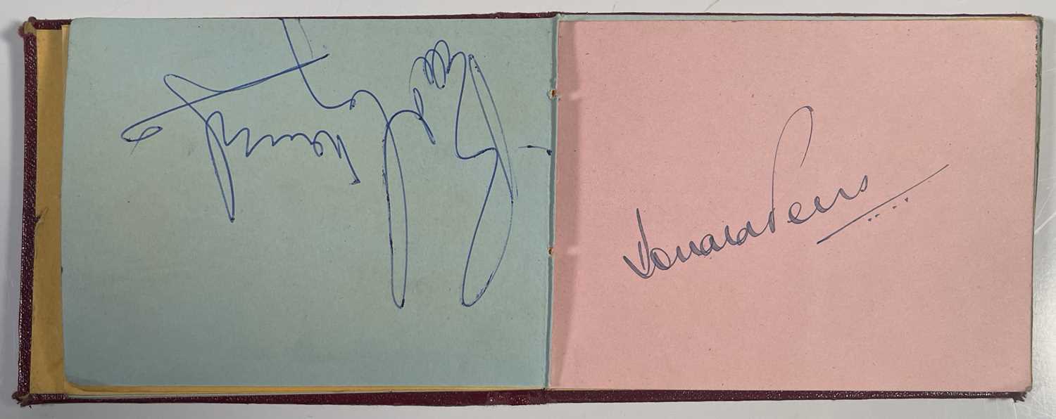 LATE 1940S / EARLY 1950S AUTOGRAPH BOOK WITH FOOTBALLERS. - Image 19 of 27