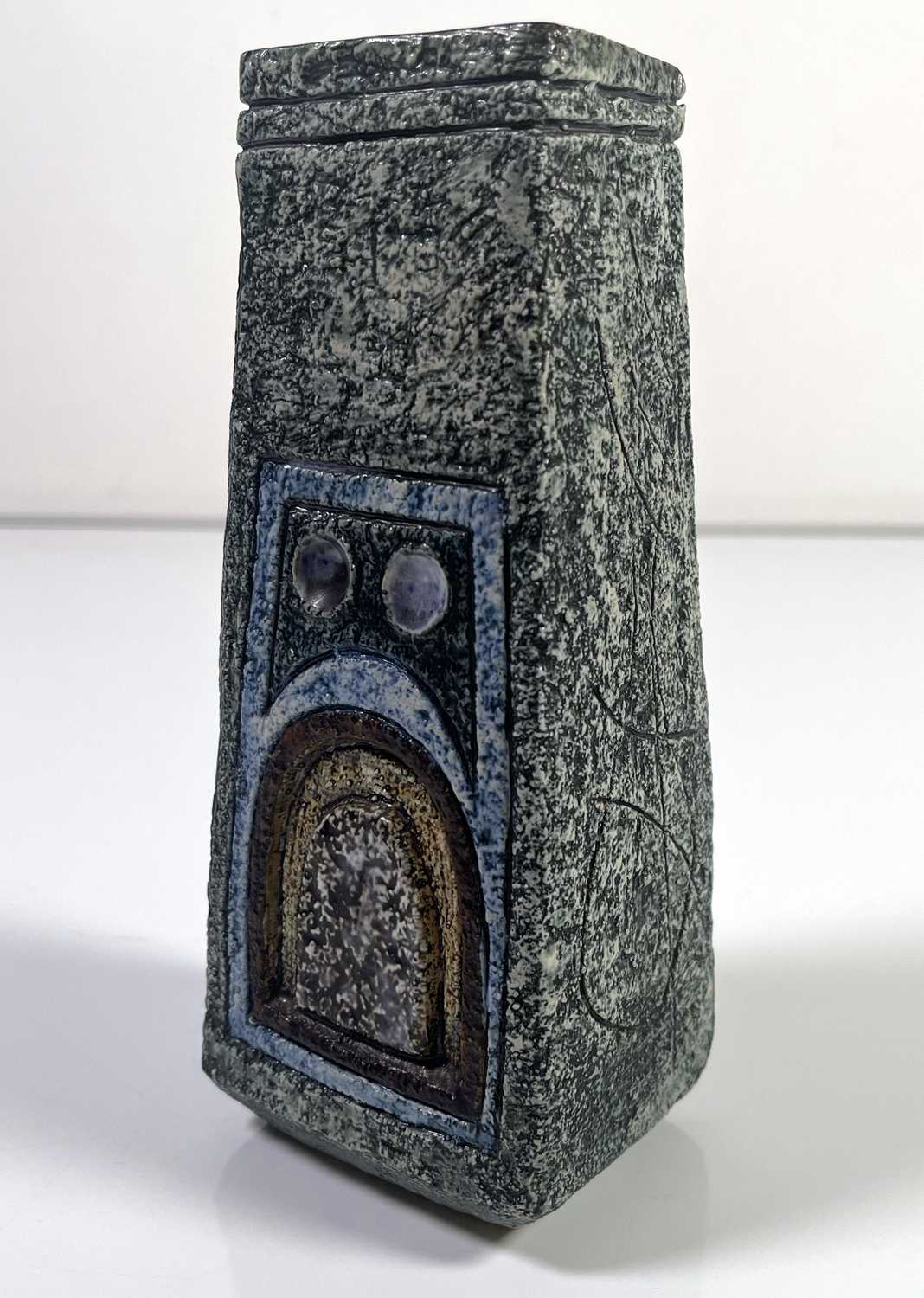 TROIKA - COFFIN VASE PAINTED BY JANE FITZGERALD. - Image 3 of 4