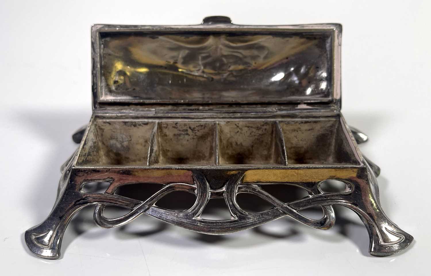 A WMF ART NOUVEAU SILVER PLATED STAMP BOX. - Image 2 of 5