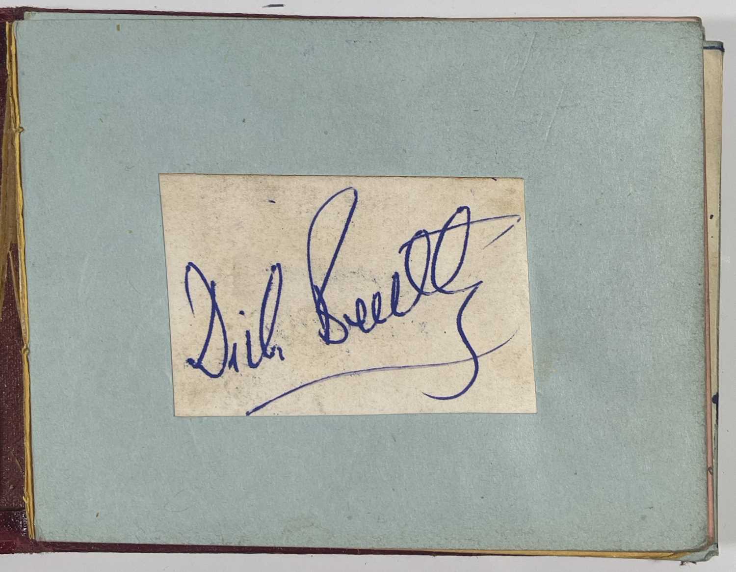 LATE 1940S / EARLY 1950S AUTOGRAPH BOOK WITH FOOTBALLERS. - Image 6 of 27