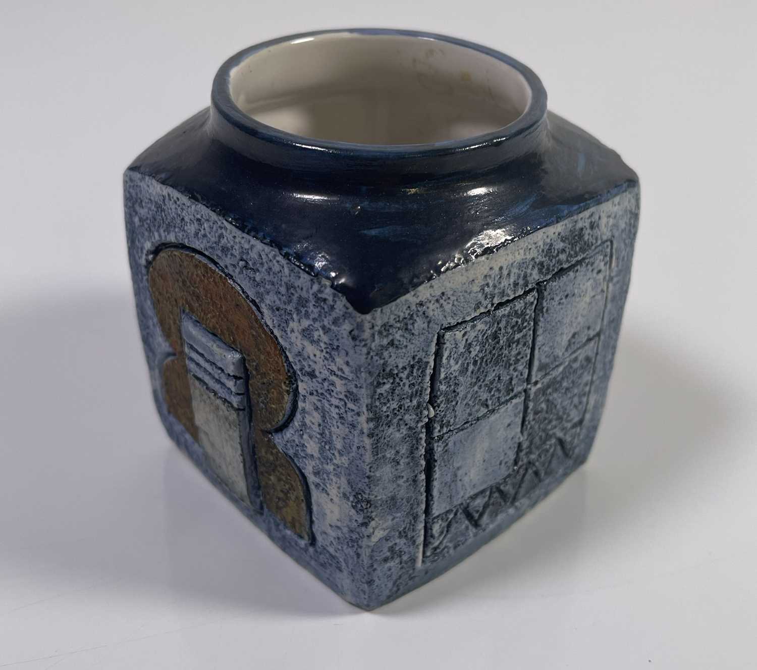 TROIKA - MARMALADE POT DECORATED BY SALLY BENCH. - Image 2 of 3