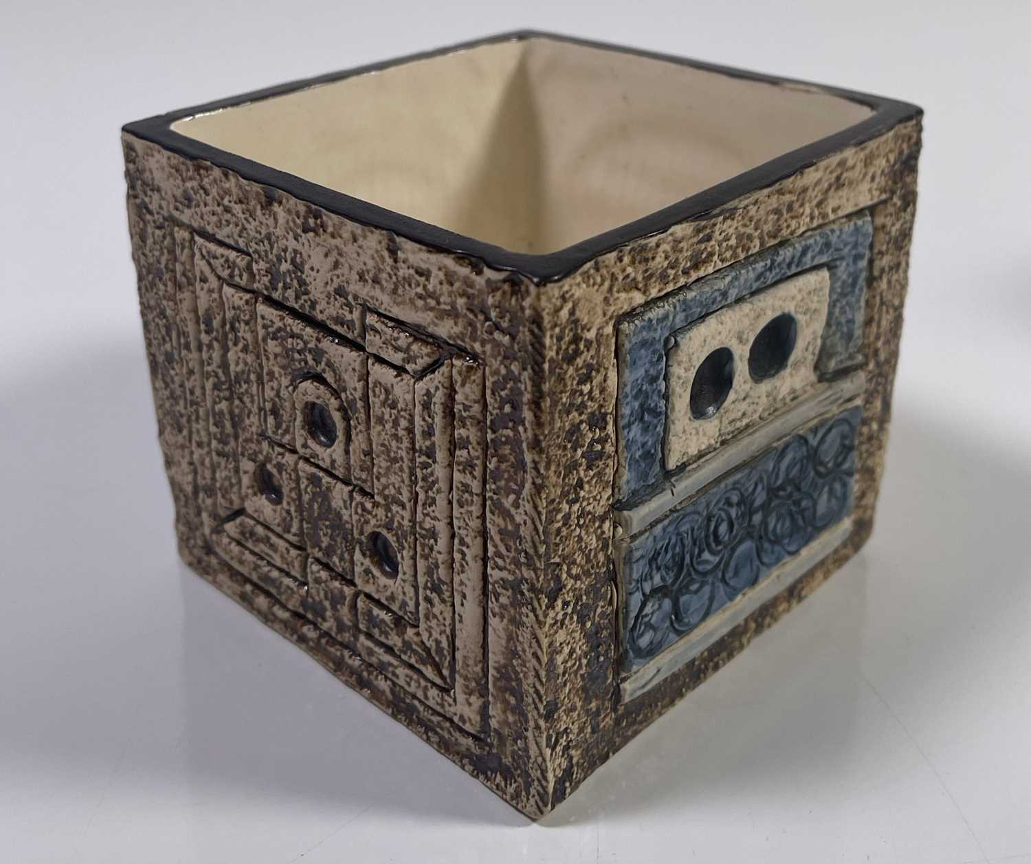 TROIKA - CUBE AND SMALL RECTANGULAR VASE. - Image 3 of 6