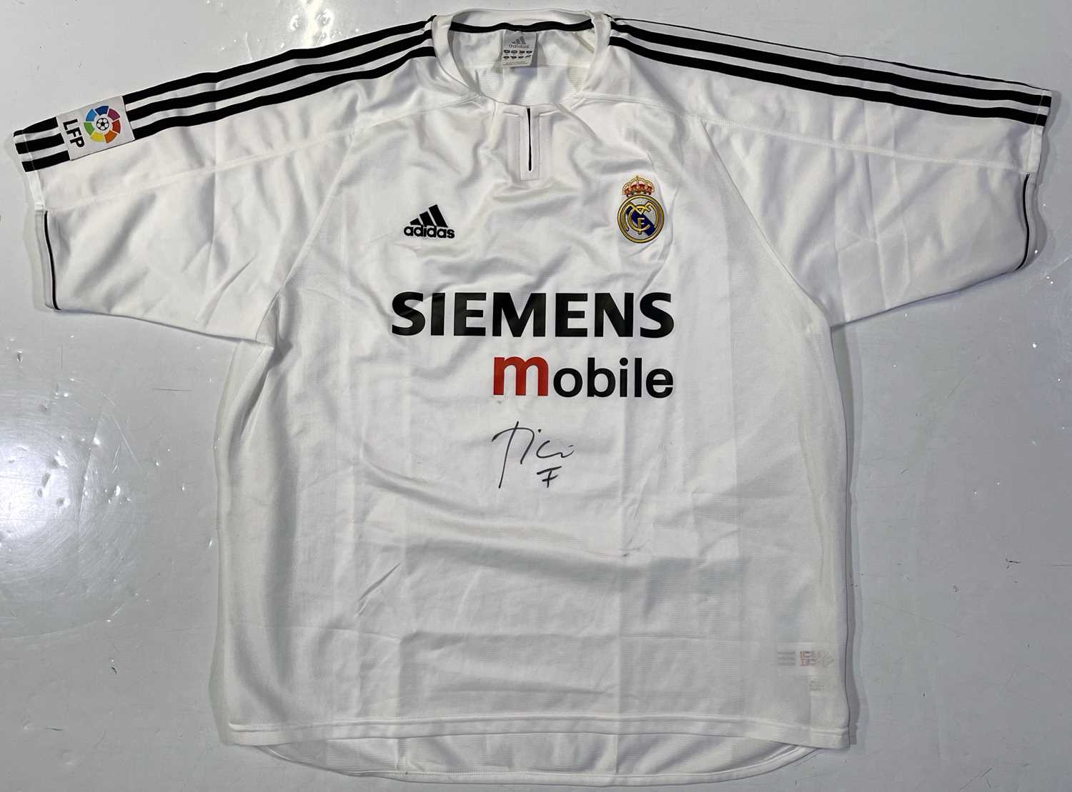 REAL MADRID - SHIRT SIGNED BY LUIS FIGO.