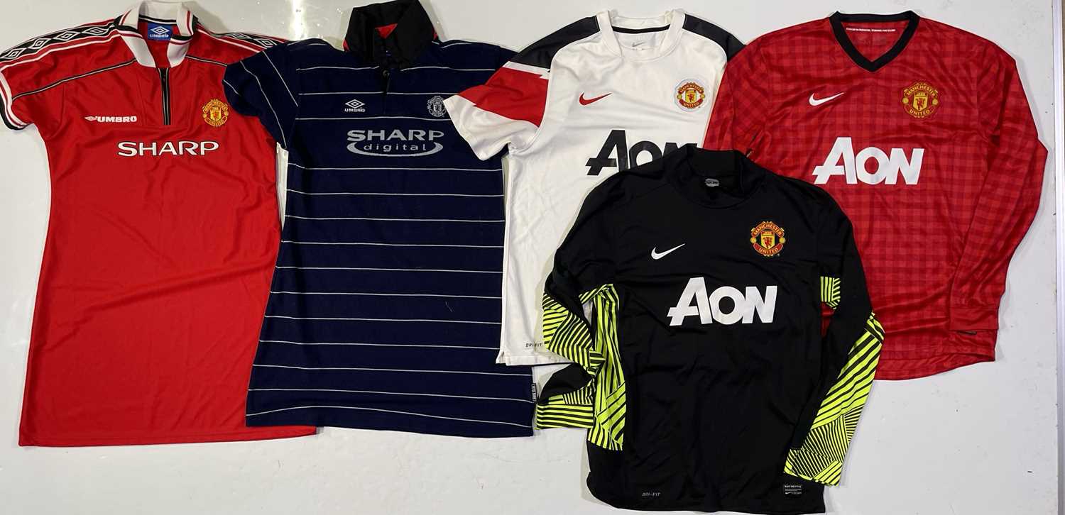 MANCHESTER UNITED SHIRTS INC 1990S DRESS SHIRTS.