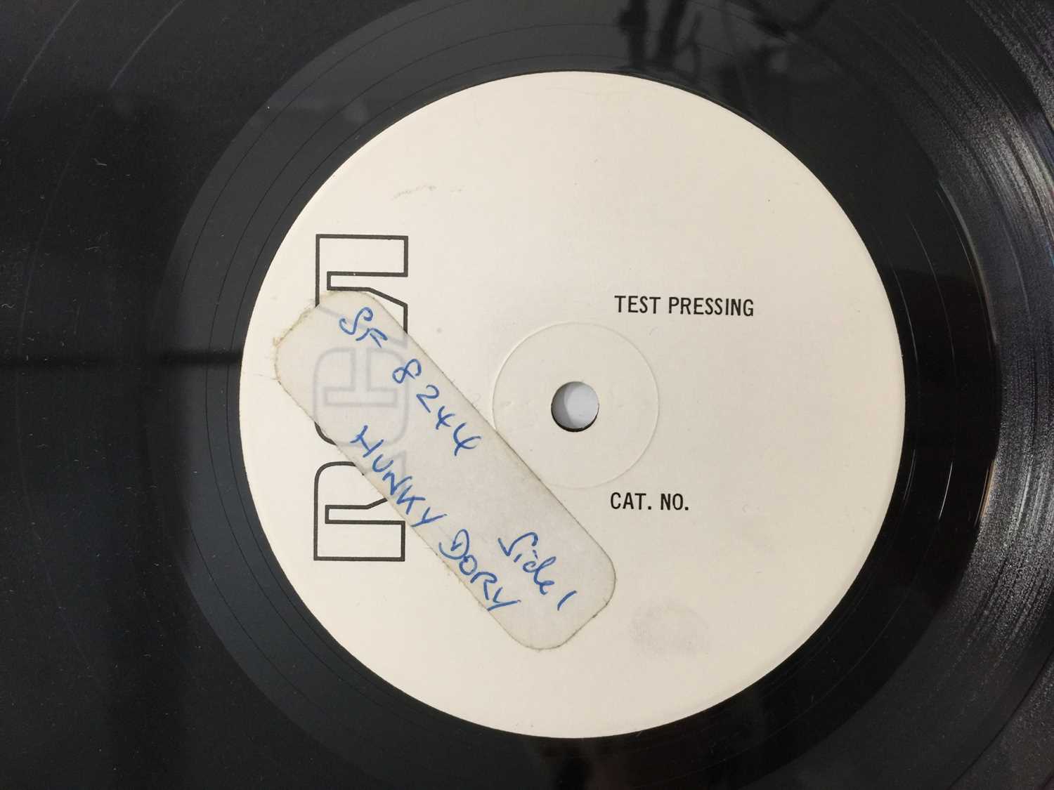 DAVID BOWIE - HUNKY DORY LP (ORIGINAL UK WHITE LABEL TEST PRESSING - RCA VICTOR SF 8244).