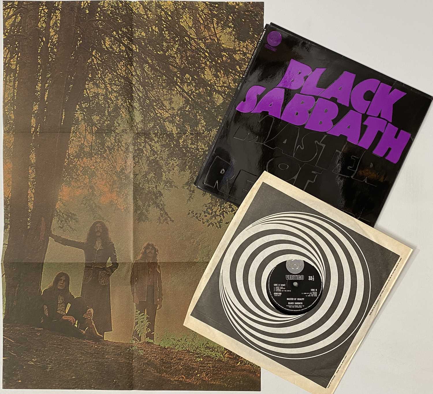 BLACK SABBATH - MASTER OF REALITY LP (ORIGINAL UK COPY COMPLETE WITH POSTER - VERTIGO 6360 050)