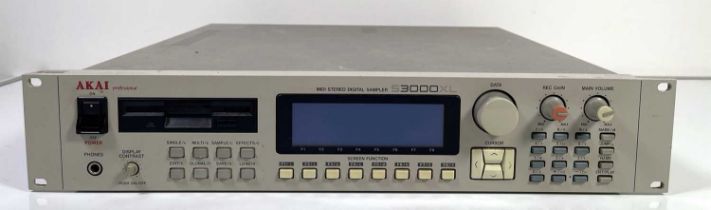 AKAI - PROFESSIONAL S30000XXL MIDI SAMPLER.