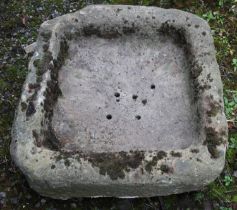 A large stone trough. (H29cm x W74cm x D70cm)